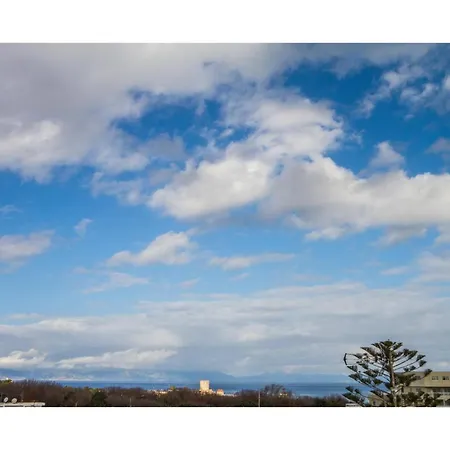 Beautiful Near The Old Town Apartment *
